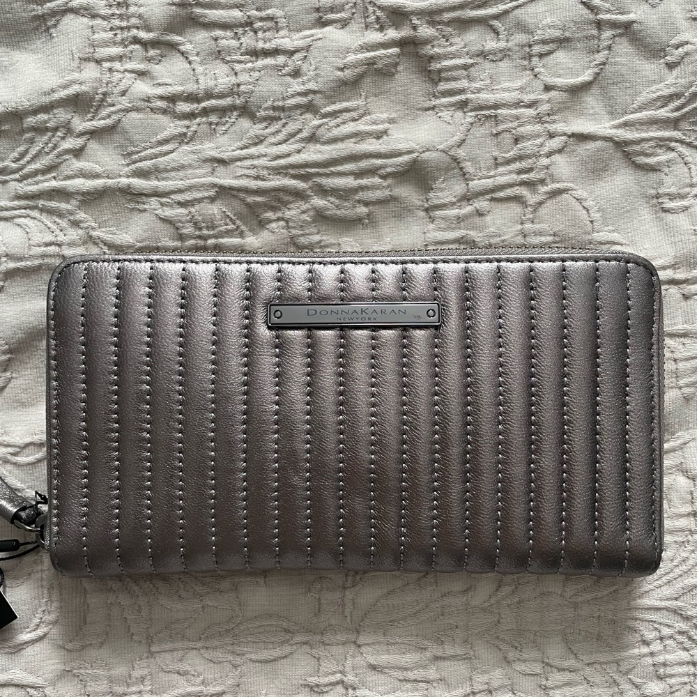 Donna Karan New York zip around wallet